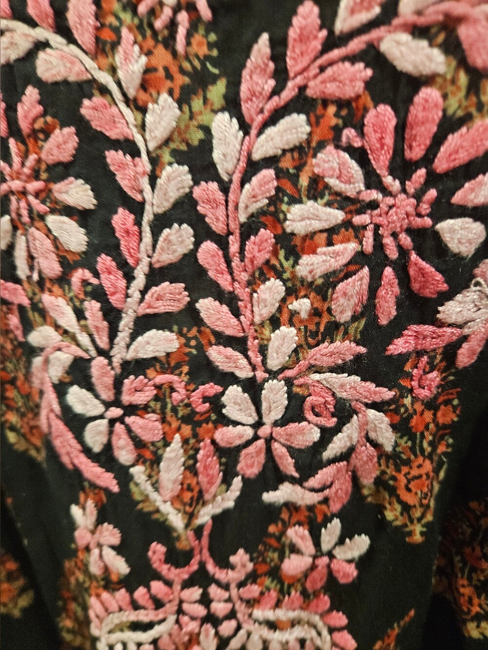 Hand Embroidered Lucknowi Chikankari Black & Pink Floral Paisley Tunic Top - Picture 4 of 5